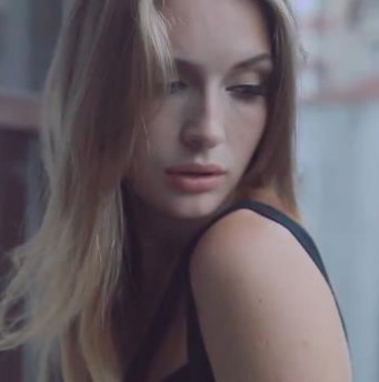 Yasemin Allen Fotoğrafı