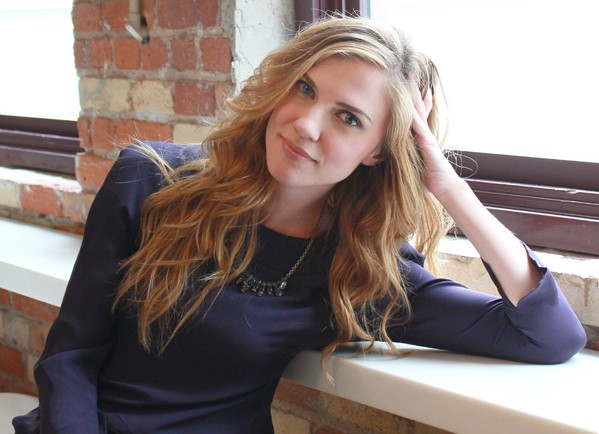 Sara Canning Fotoğrafı