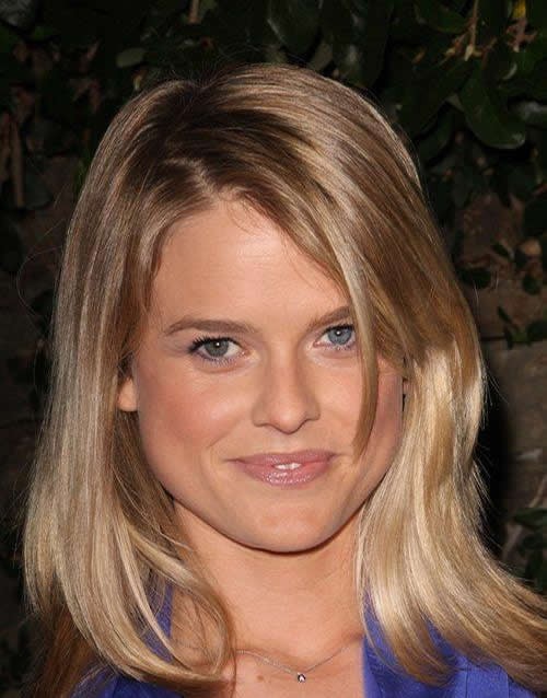 Alice Eve Fotoğrafları 13