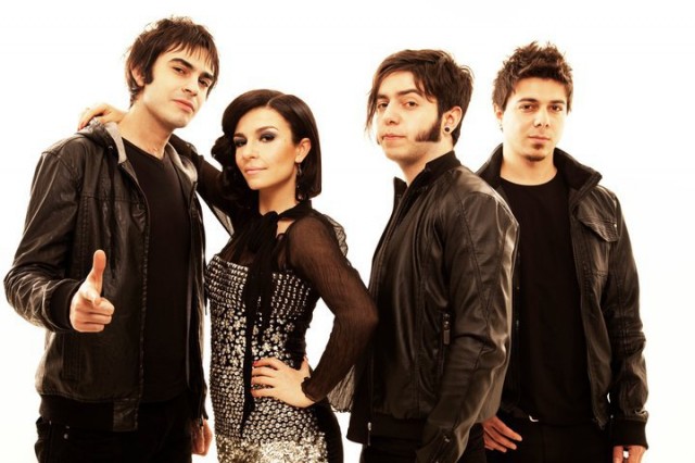 Grup Model Fotoğrafı