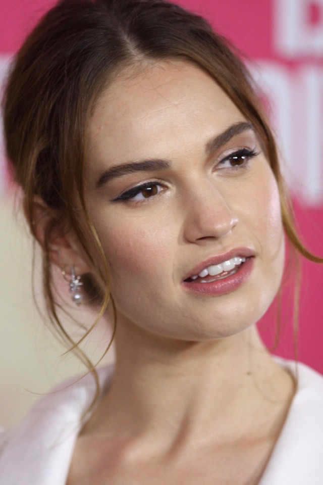 Lily James Fotoğrafı