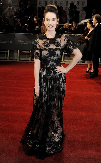 Lily James Fotoğrafı