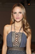 Halston Sage Fotoğrafı