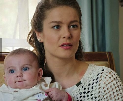 Burcu Biricik Fotoğrafları 24