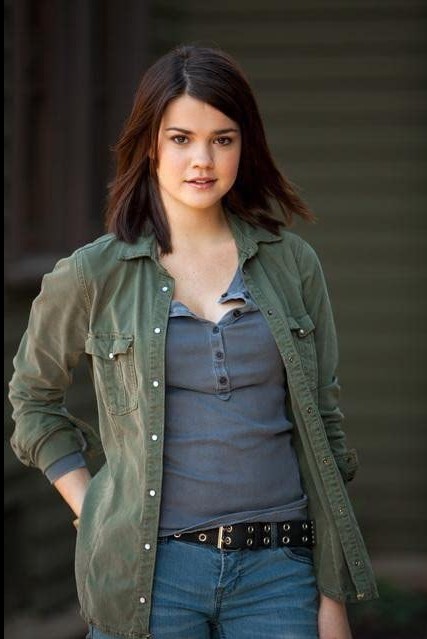 Maia Mitchell fotoğrafı