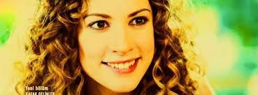 Açelya Topaloğlu Fotoğrafı