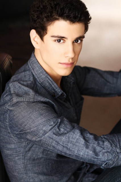 Adam DiMarco Fotoğrafı