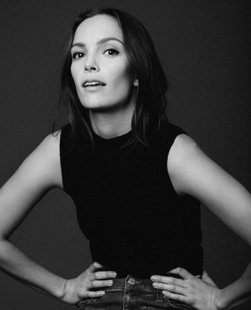 Jodi Balfour Fotoğrafı