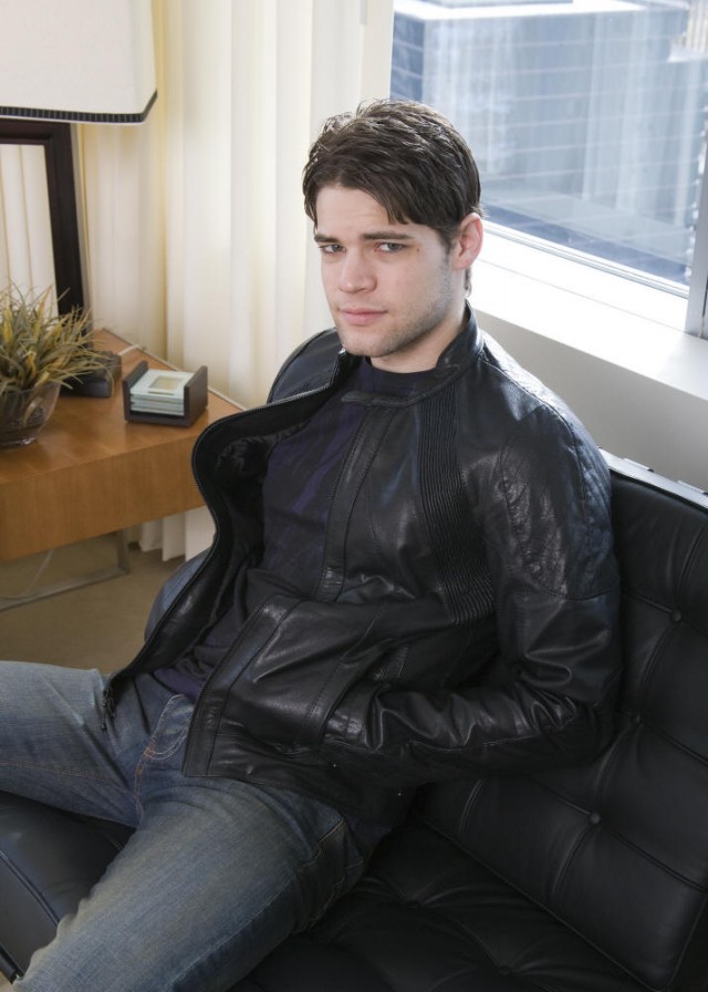 Jeremy Jordan Fotoğrafları 5