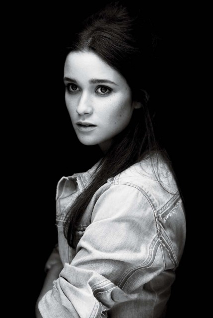 Alice Englert Fotoğrafları 13