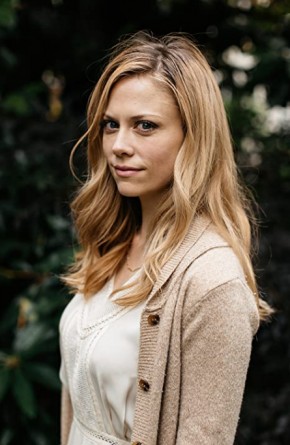 Claire Coffee Fotoğrafı