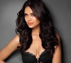 Esha Gupta Fotoğrafları 81