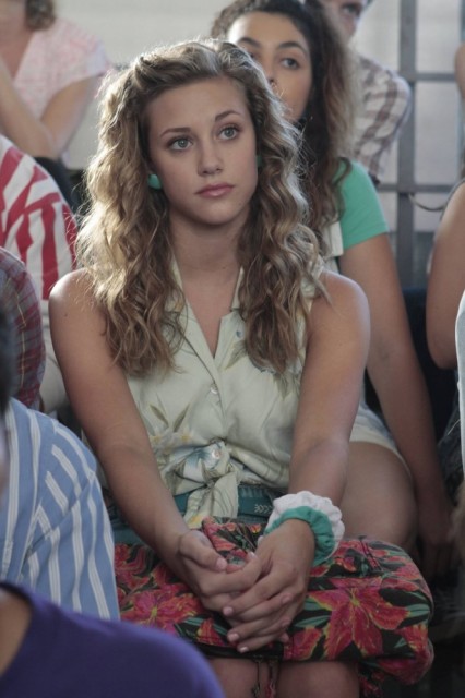 Lili Reinhart Fotoğrafı