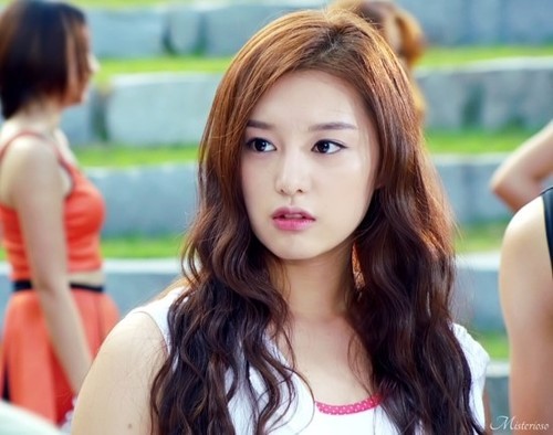 Kim Ji-won fotoğrafı
