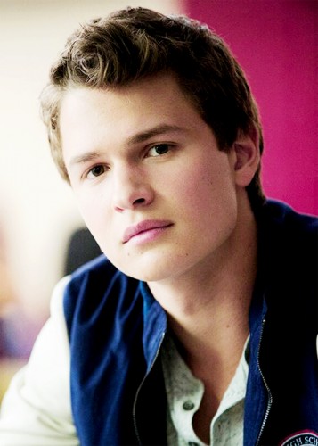 Ansel Elgort Fotoğrafları 3