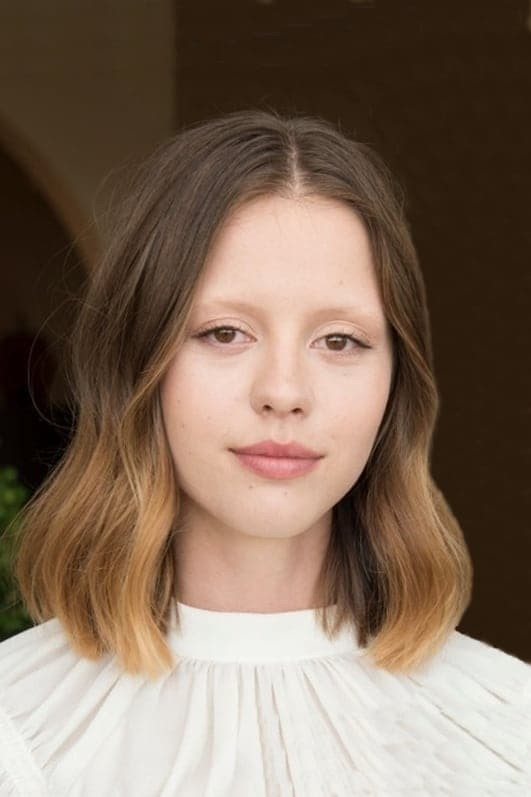 Mia Goth Fotoğrafları 27