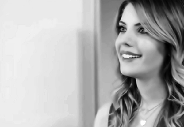 Eda Ece Fotoğrafı