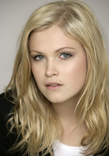 Eliza Taylor Fotoğrafı