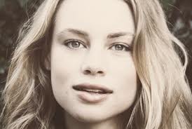 Lucy Fry Fotoğrafı