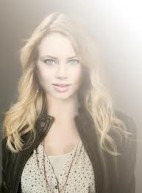 Lucy Fry Fotoğrafı