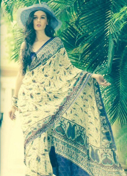 Evelyn Sharma Fotoğrafı