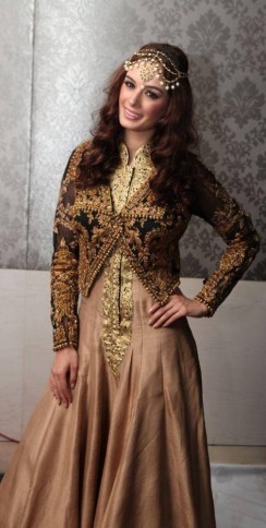 Evelyn Sharma Fotoğrafı