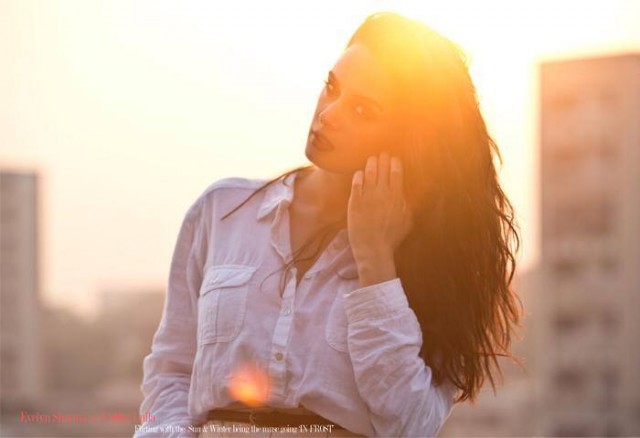 Evelyn Sharma Fotoğrafı