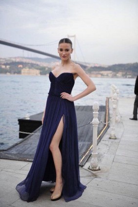 Serenay Sarıkaya Fotoğrafları 392