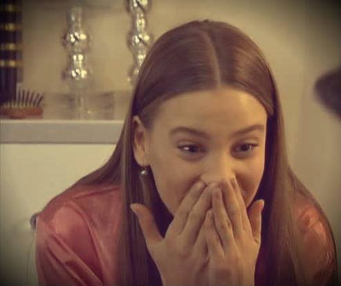 Serenay Sarıkaya Fotoğrafı