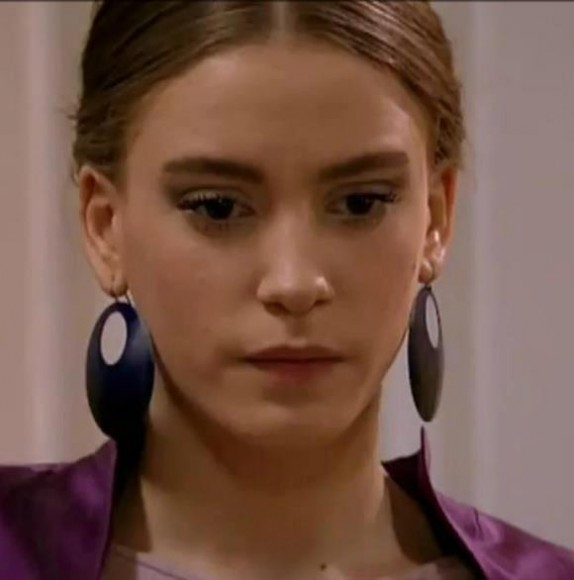 Serenay Sarıkaya Fotoğrafı