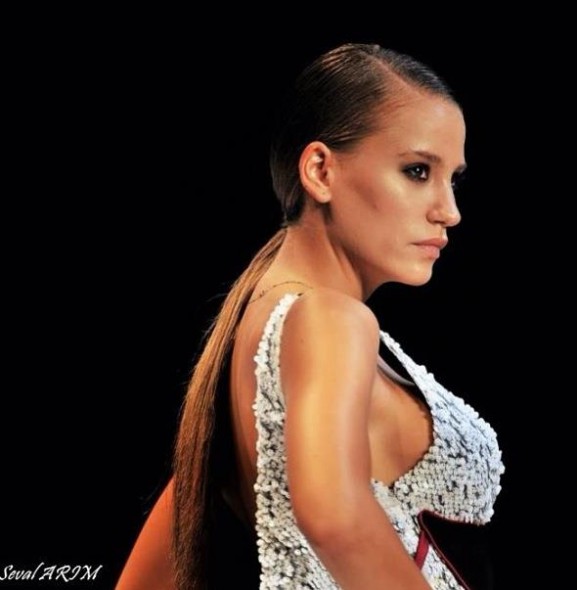 Serenay Sarıkaya Fotoğrafları 756