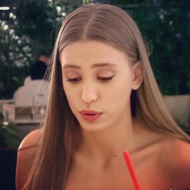 Serenay Sarıkaya Fotoğrafı