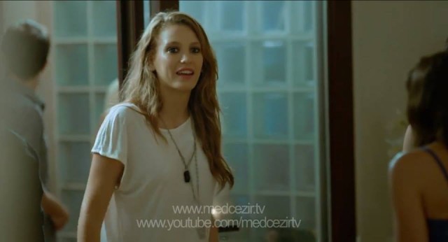 Serenay Sarıkaya Fotoğrafları 825