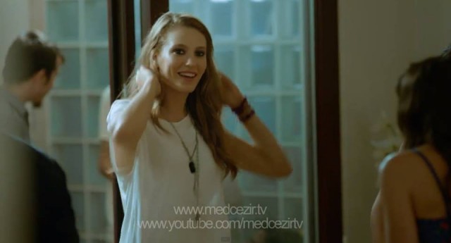 Serenay Sarıkaya Fotoğrafı