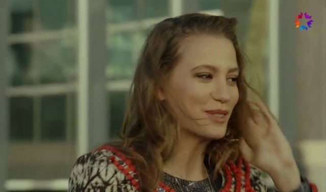 Serenay Sarıkaya Fotoğrafı
