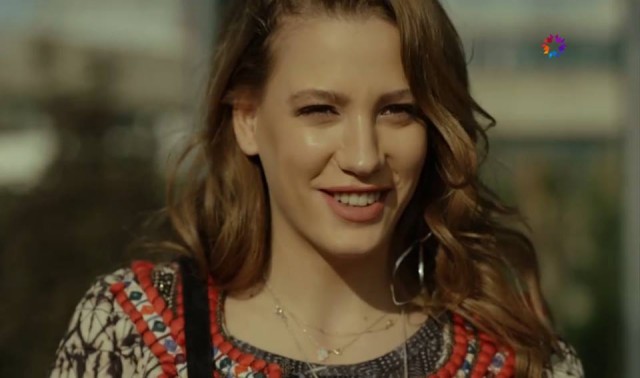 Serenay Sarıkaya Fotoğrafı