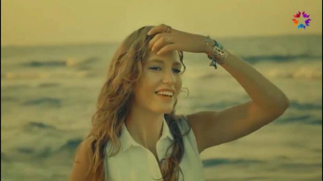 Serenay Sarıkaya Fotoğrafları 942