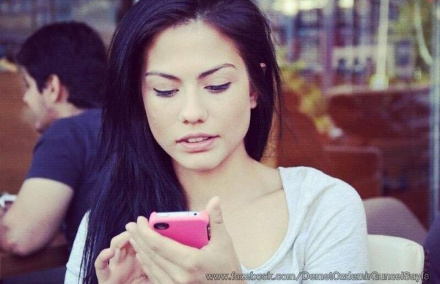 Demet Özdemir Fotoğrafı