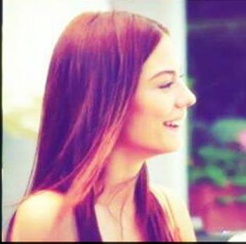 Demet Özdemir Fotoğrafı