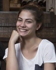 Demet Özdemir Fotoğrafı
