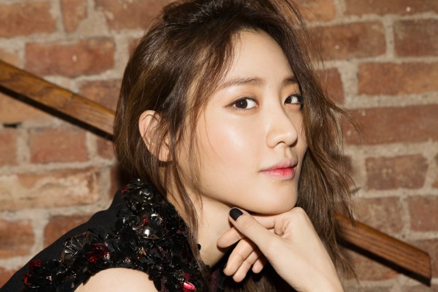 Claudia Kim Fotoğrafı