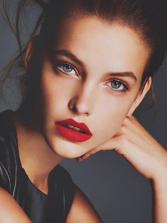 Barbara Palvin Fotoğrafı
