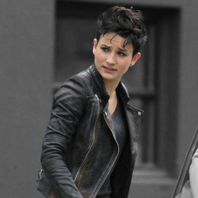 Bex Taylor-Klaus fotoğrafı