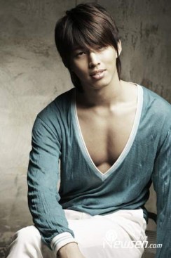 Choi Jung-won (i) Fotoğrafı