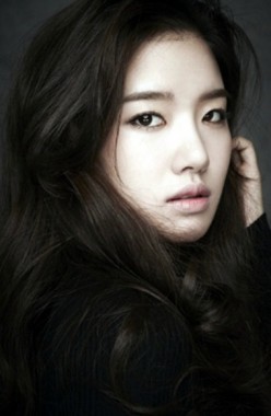 Jo Yoon-seo Fotoğrafları 3