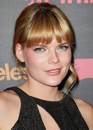 Emma Greenwell Fotoğrafı