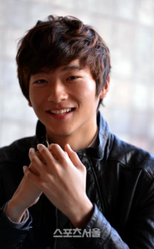 Min Chan-Gi Fotoğrafı