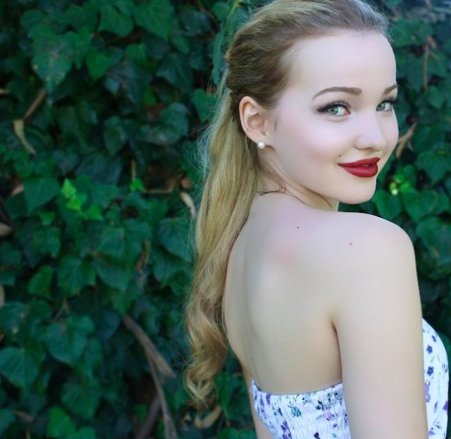 Dove Cameron Fotoğrafları 131