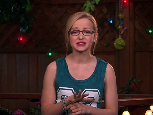 Dove Cameron Fotoğrafı
