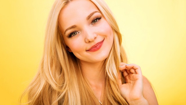 Dove Cameron Fotoğrafları 150